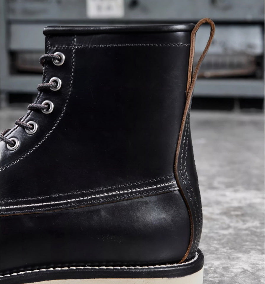 1105 Moc Toe Boots with Shaft Pocket