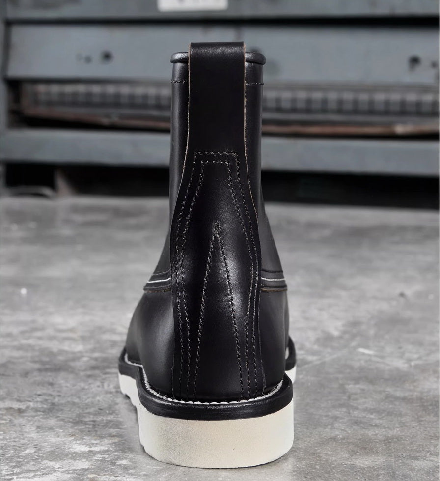 1105 Moc Toe Boots with Shaft Pocket